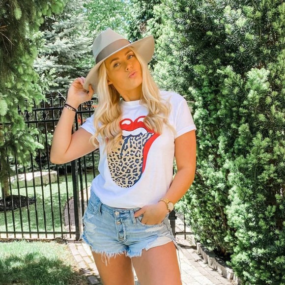 Meet your Posher, Monika - Picture 1 of 1